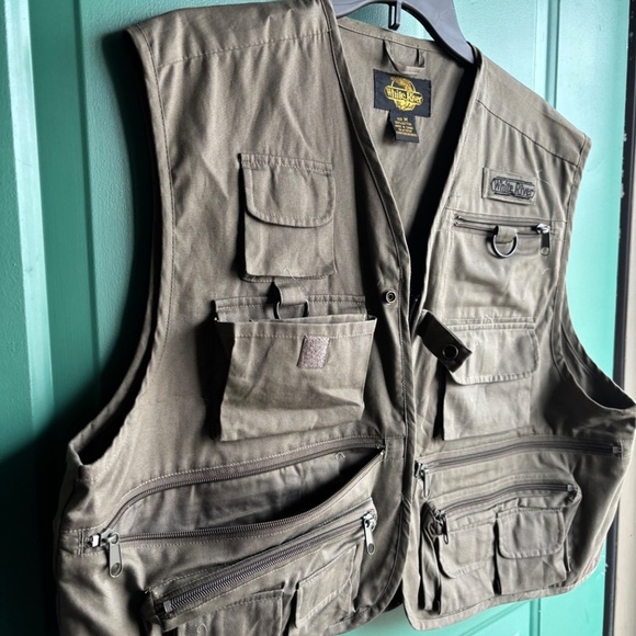 White River size medium men’s tactical vest - Picture 3 of 7